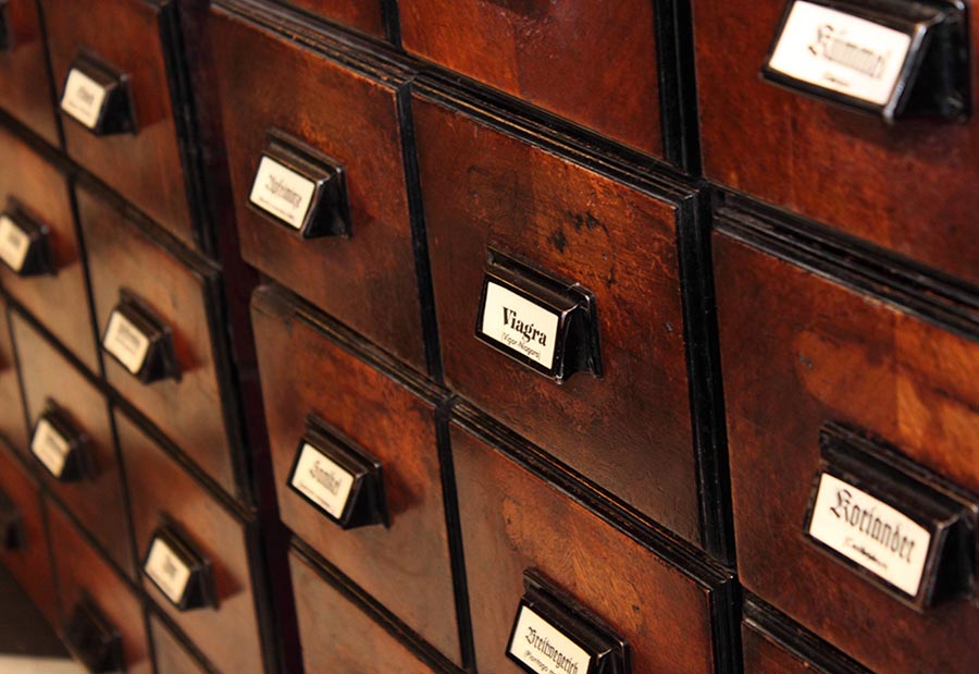 Café Apotheke Einrichtung